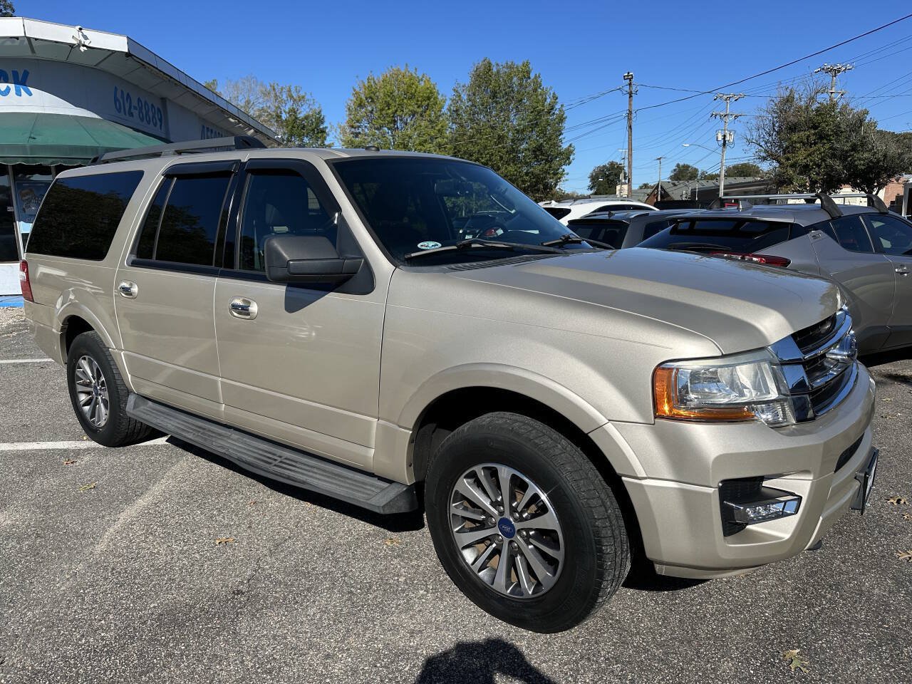 Used 2017 Ford Expedition EL XLT AWD/4WD image 3