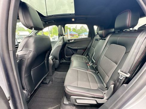 Used 2024 Ford Escape ST-Line w/ Tech Pack #1 AWD/4WD image 17