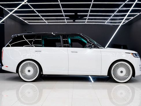 Used 2026 Land Rover Range Rover Long Wheelbase SE AWD/4WD image 11