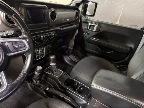Used 2020 Jeep Wrangler Unlimited Sahara AWD/4WD image 20