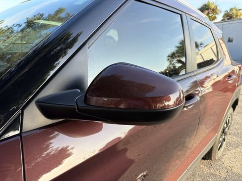 Used 2023 Chevrolet TrailBlazer LT w/ Convenience Package FWD image 6