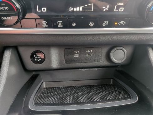 Used 2025 Nissan Rogue SV image 23