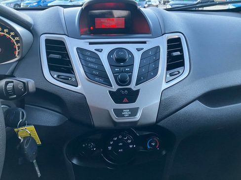 Used 2012 Ford Fiesta SE image 19