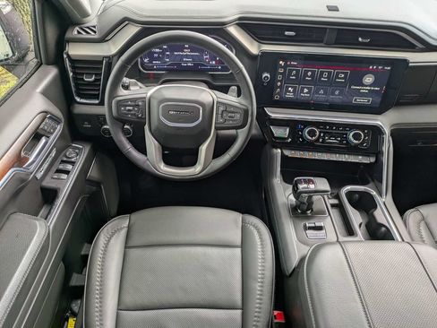 Used 2024 GMC Sierra 1500 Denali w/ Technology Package AWD/4WD image 16