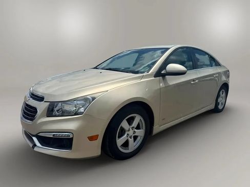 Used 2016 Chevrolet Cruze LT w/ Sun And Sound Package FWD image 4