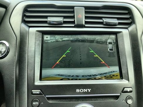 Used 2018 Ford Fusion Titanium image 17