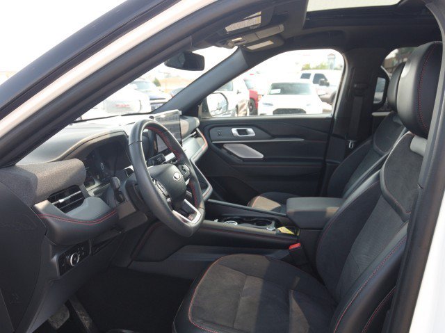Used 2025 Ford Explorer ST AWD/4WD image 15