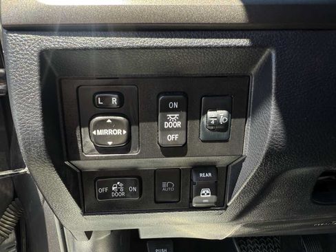 Used 2019 Toyota Tundra SR5 w/ TRD Off Road Package AWD/4WD image 19