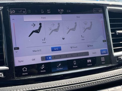 Used 2023 Chrysler Pacifica Touring-L FWD image 31
