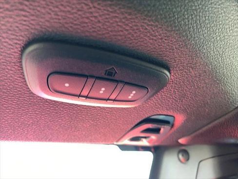 Used 2025 Jeep Wrangler Sahara image 20