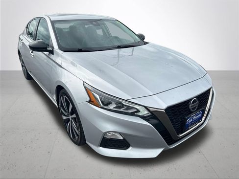 Used 2021 Nissan Altima 2.0 SR FWD image 5