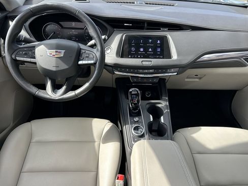 Certified 2023 Cadillac XT4 Luxury w/ Cold Weather Package image 13