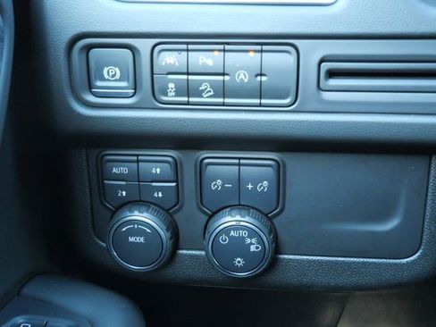 Used 2024 Chevrolet Tahoe Premier image 18