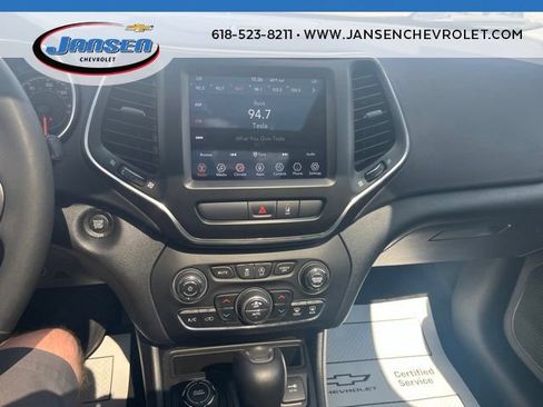 Used 2022 Jeep Cherokee Latitude Lux w/ Sun & Sound Group AWD/4WD image 28