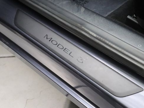 Used 2022 Tesla Model 3 Long Range AWD/4WD image 29