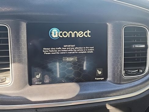 Used 2017 Dodge Charger SXT image 17