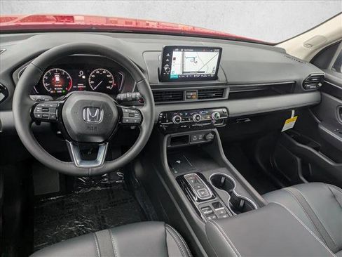 New 2025 Honda Pilot Touring image 14