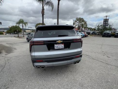 Used 2026 Chevrolet Traverse LT image 7