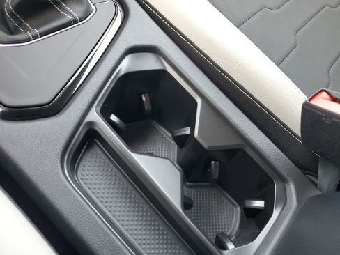 New 2026 Volkswagen Taos SE FWD image 29