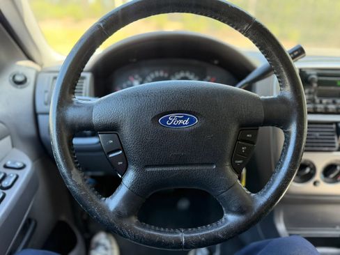 Used 2005 Ford Explorer Sport XLT image 25