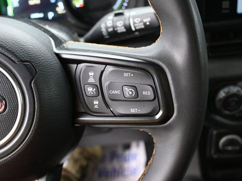 Used 2024 Jeep Wrangler Unlimited w/ Convenience Group AWD/4WD image 20