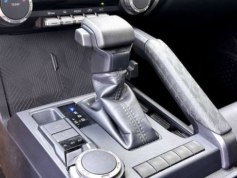 Certified 2024 Toyota Tacoma SR AWD/4WD image 17