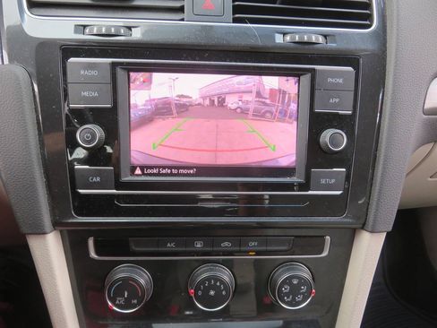 Used 2019 Volkswagen Golf S FWD image 17