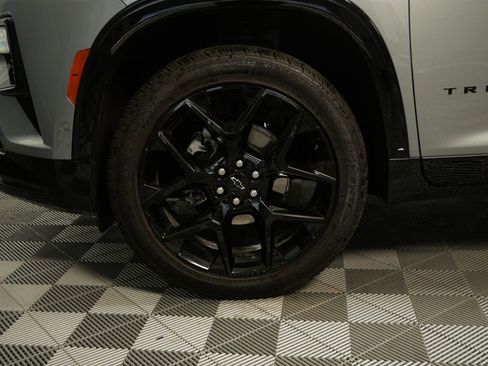 Used 2024 Chevrolet Traverse RS w/ LPO, Floor Liner Package AWD/4WD image 9