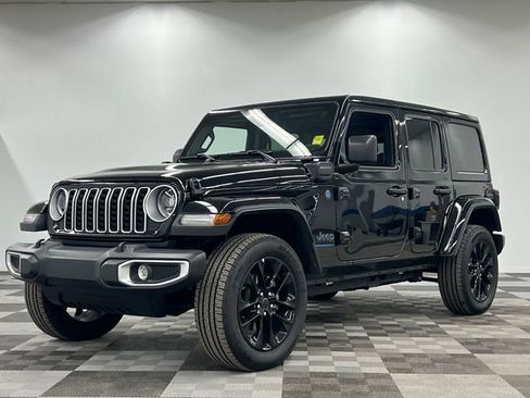 Used 2025 Jeep Wrangler Unlimited Sahara w/ Safety Group image 10