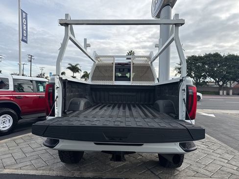 Used 2024 GMC Sierra 2500 Denali w/ Denali Reserve Package image 9