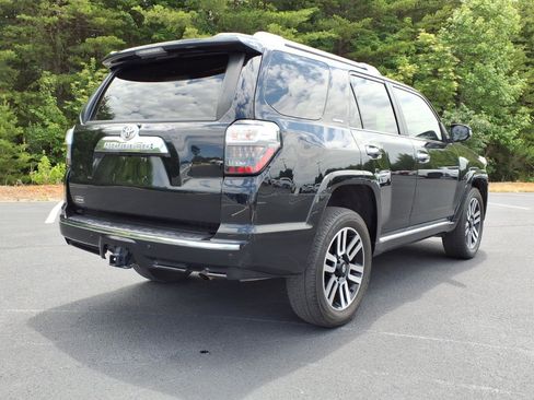 Used 2022 Toyota 4Runner Limited AWD/4WD image 6