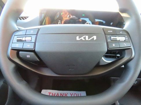 New 2025 Kia K4 LXS image 23