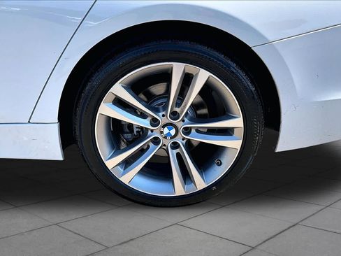 Used 2018 BMW 330i Sedan w/ Convenience Package RWD image 10