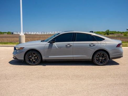 Used 2025 Honda Accord SE image 4