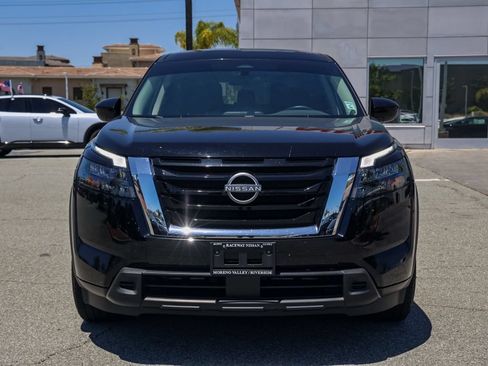 Used 2024 Nissan Pathfinder S w/ Cargo Package FWD image 9