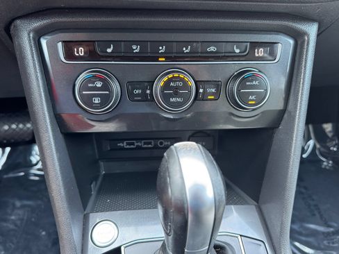 Used 2019 Volkswagen Tiguan SE FWD image 26
