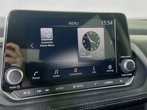 Used 2024 Nissan Rogue S image 25