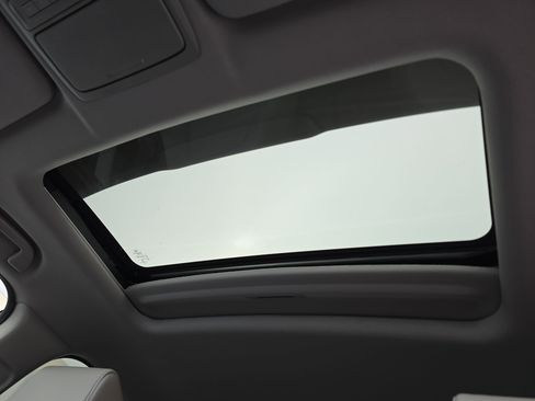 Used 2020 Honda CR-V Touring image 30