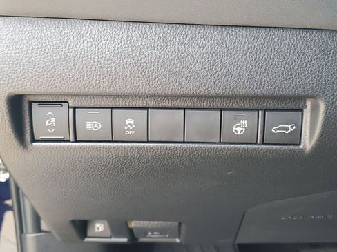 Used 2021 Toyota Venza XLE w/ Softex Package AWD/4WD image 26