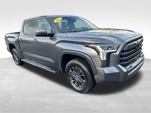 Used 2023 Toyota Tundra SR5 w/ SR5 Convenience Package AWD/4WD image 7