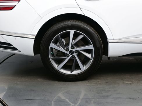 Certified 2025 Genesis GV80 2.5T Advanced image 9