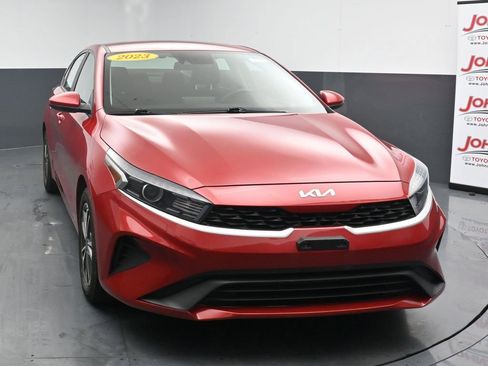 Used 2023 Kia Forte LXS FWD image 3