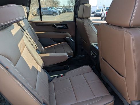 New 2026 Chevrolet Tahoe High Country AWD/4WD image 32