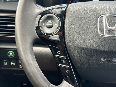 Used 2017 Honda Accord Touring image 26