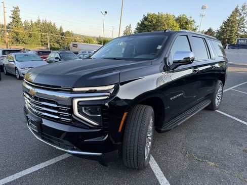 New 2025 Chevrolet Suburban Premier w/ Sun And Tow Package image 4