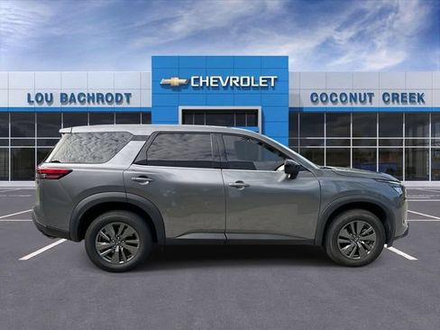 Used 2024 Nissan Pathfinder S FWD image 9