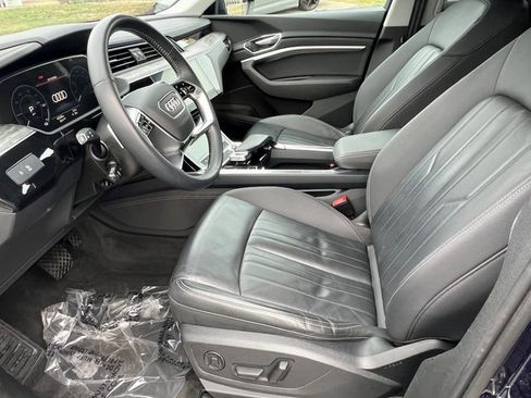 Used 2021 Audi e-tron Premium w/ Convenience Plus Package image 3
