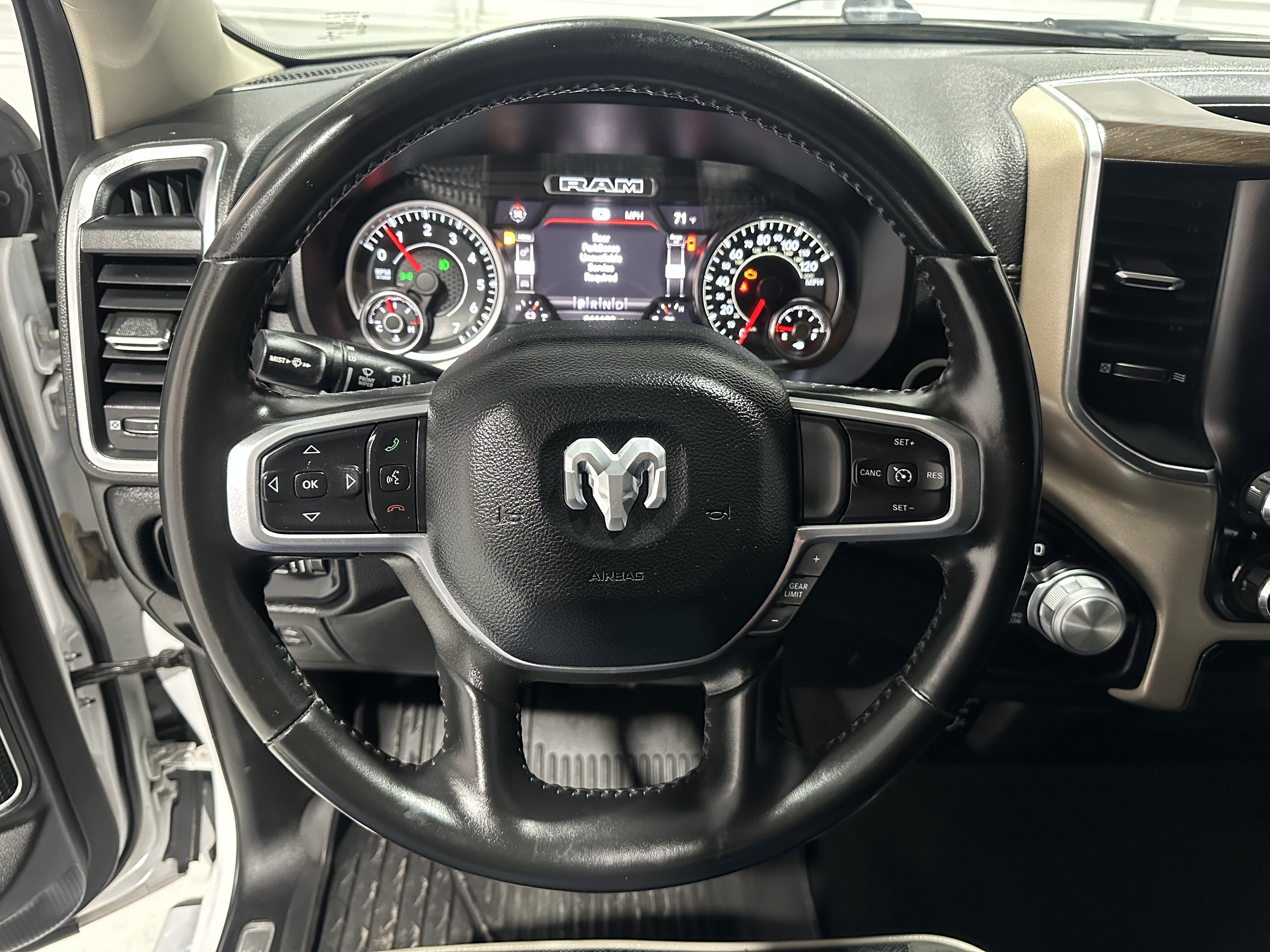 Used 2022 RAM 1500 Laramie AWD/4WD image 16