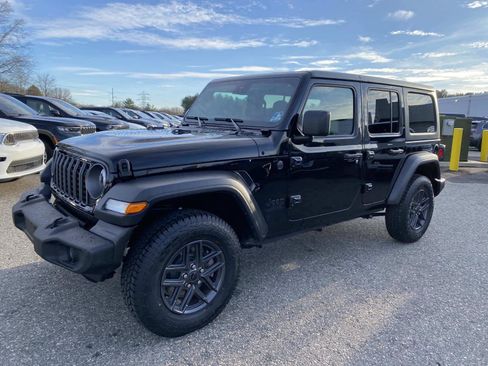 Certified 2025 Jeep Wrangler Sport S image 8