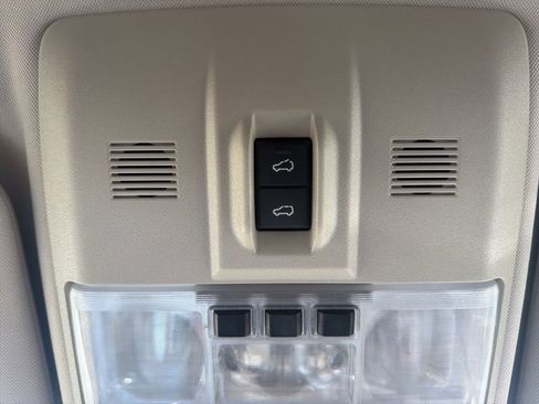 Used 2016 Land Rover LR4 HSE LUX image 41